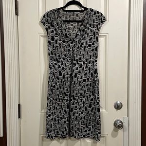 Career dress, perfect for layering! Cap sleeve, size 10, black and white print.
